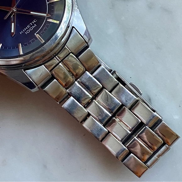 Seiko Kinetic Blue Dial Men’s Date Watch w/ New Battery and New Crystal - Picture 10 of 13